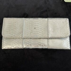 Envelope clutch